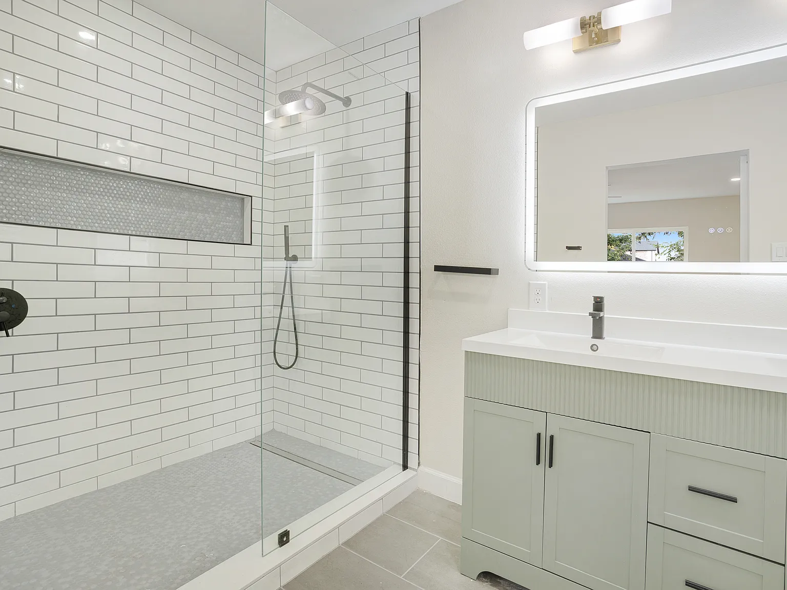 3 bed, 1636 sqft, $2,500 — Photo 3