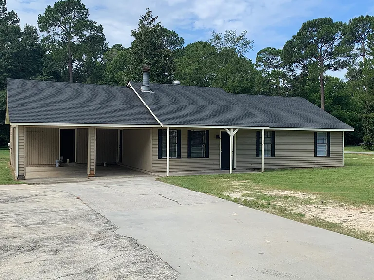 812 Robin Hood Trl — Photo 2