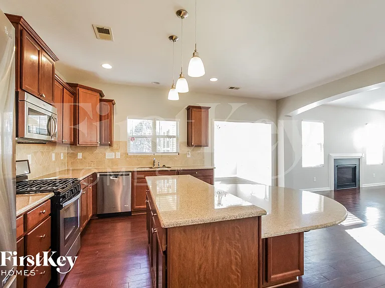 4204 Craighill Ln — Photo 6