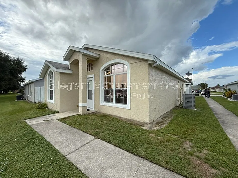 2362 Harbor Town Dr