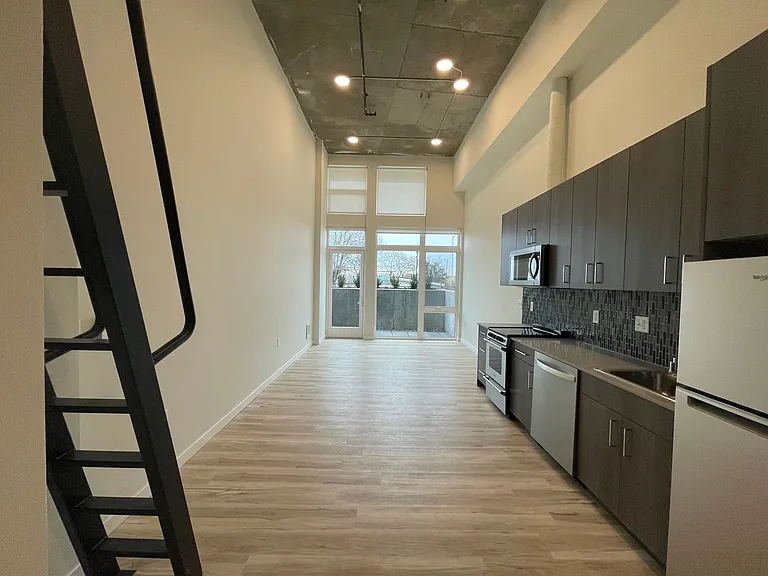 Welcome to AV Lofts! Beautiful views plus in-unit laundry! Up to 8 weeks free! — Photo 49