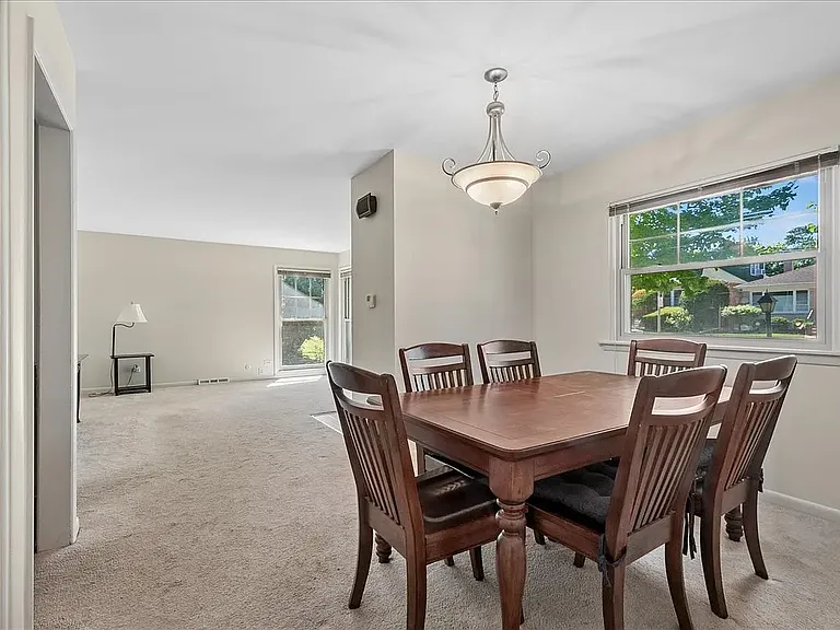 5832 Capulina Ave — Photo 4