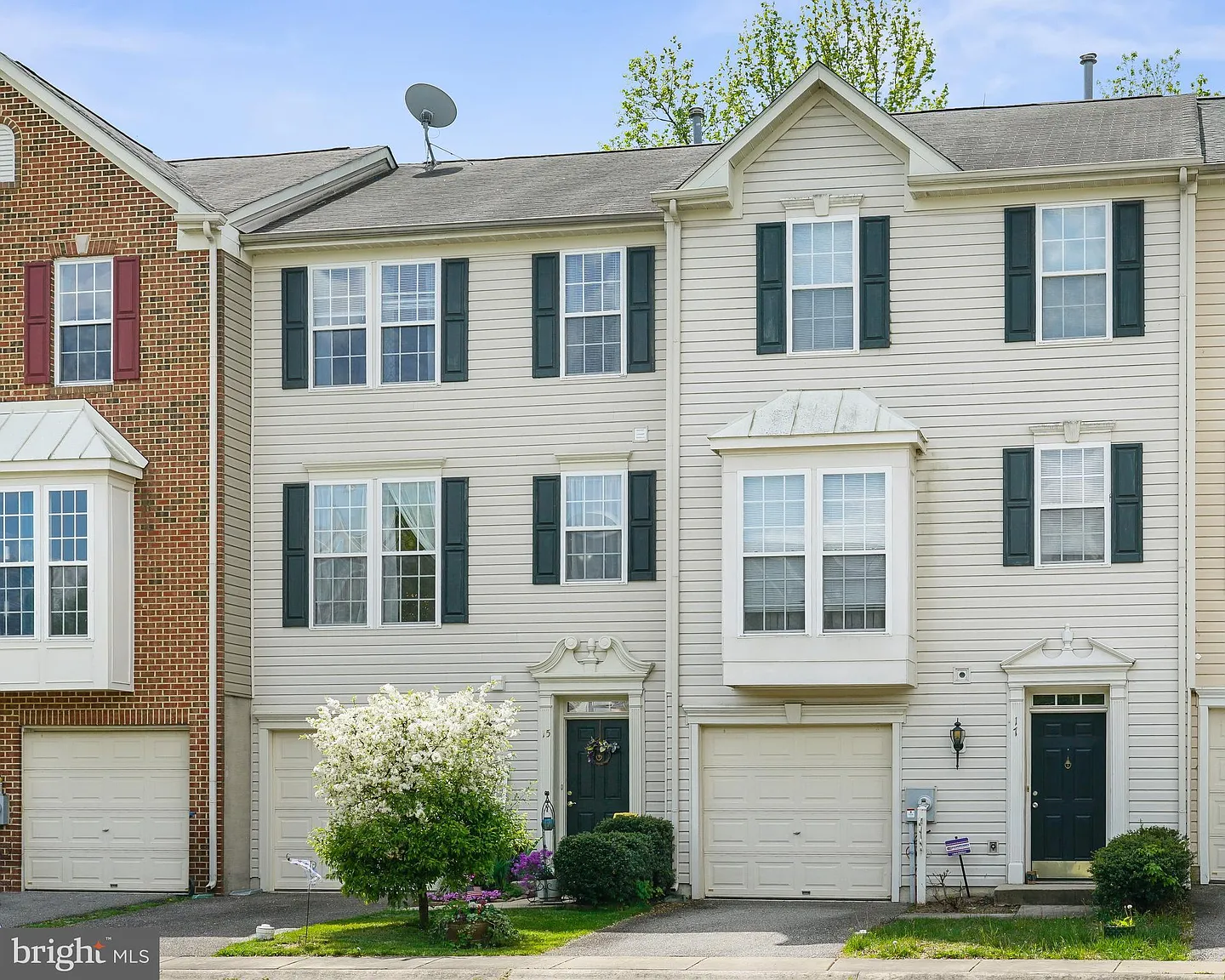 15 Merion Cir photo 1