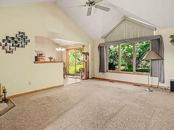 3rd image of 2151 Highlander Dr