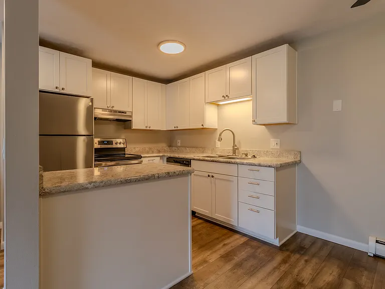 The Tides 1510 Veterans Dr — Photo 29