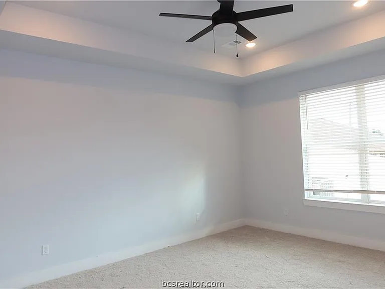 2004 Reagan Ct — Photo 14