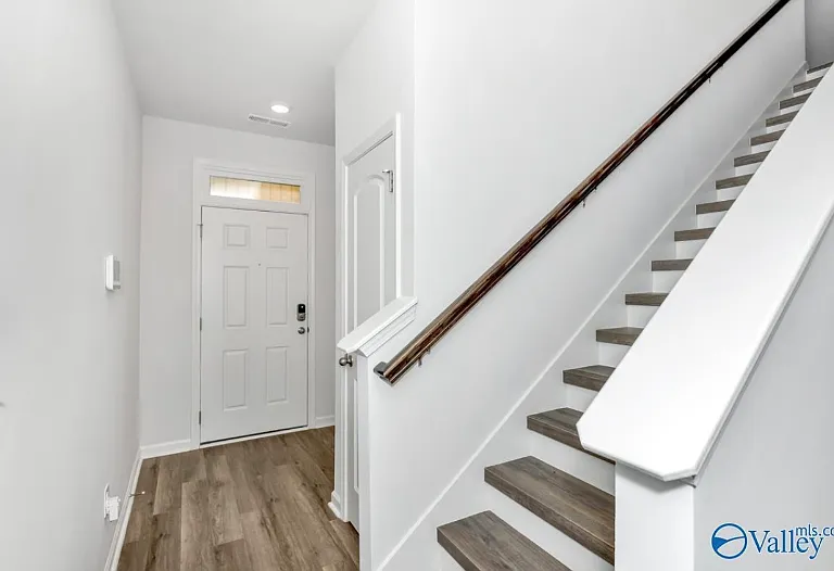 217 Bay Pine Dr — Photo 5