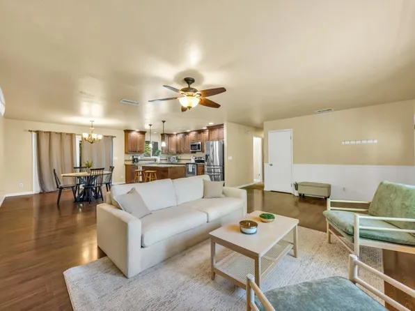 6622 Ridgeway Dr, Pollock Pines, CA 95726