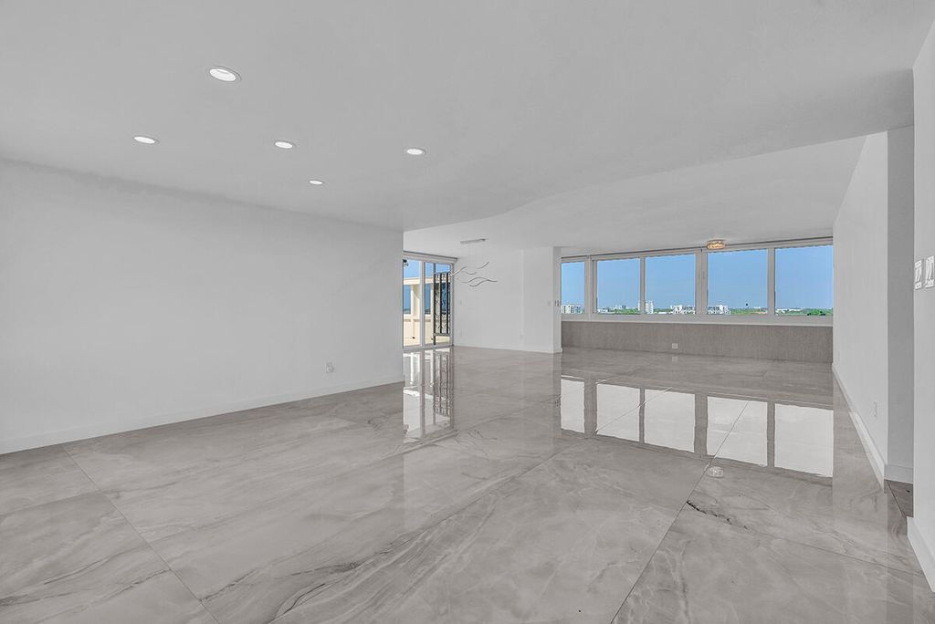 201 N Riverside Drive #802, photo 4