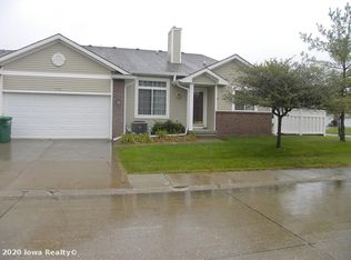 5739 Cedar St, Johnston, IA 50131