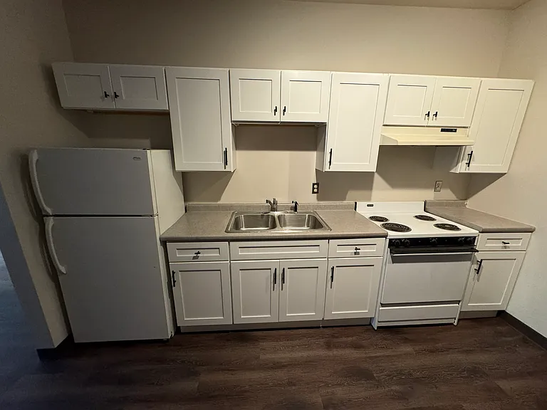 120-122 E 3rd St #2 — Photo 7
