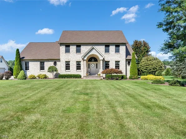 7004 Southberry Hl, Canfield, OH 44406