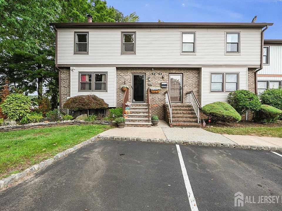 1st image of 27 Highview Dr