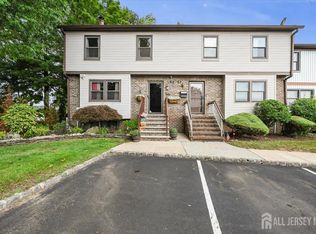 27 Highview Dr, Woodbridge, NJ 07095