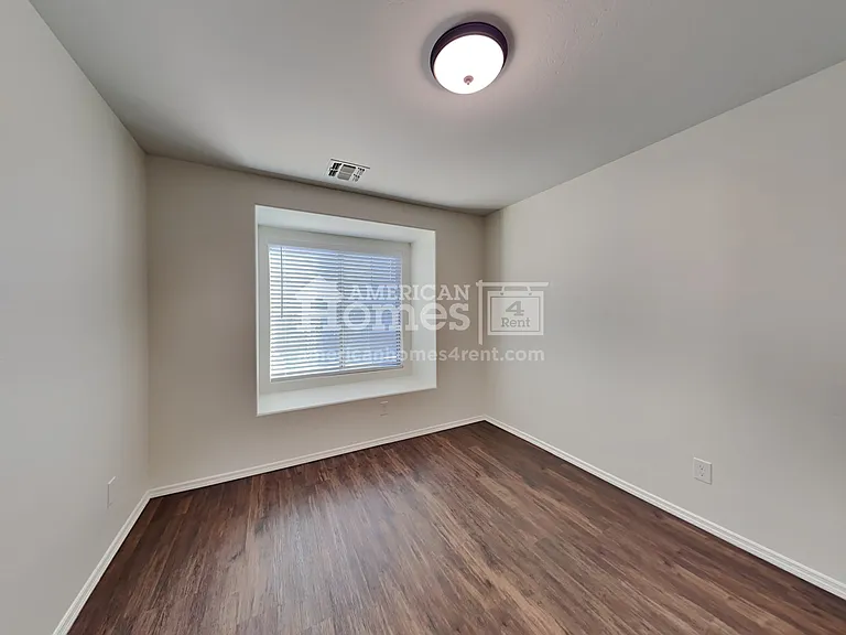 17238 W Maui Ln — Photo 20