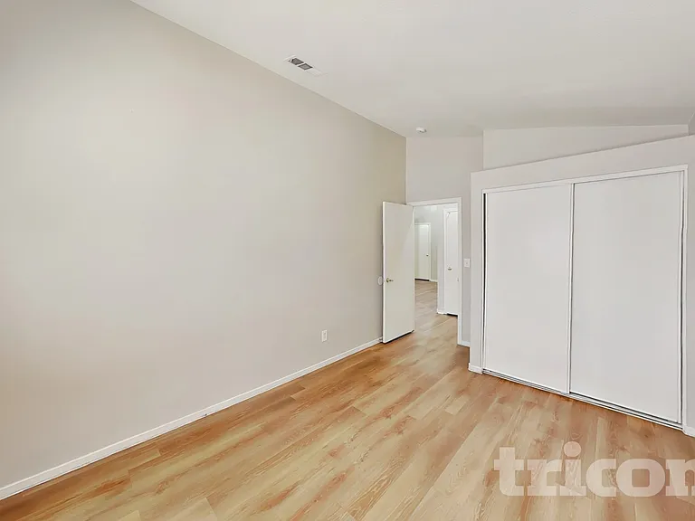 1121 Indian Hedge Dr — Photo 15