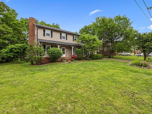 3rd image of 3526 Wood Bridge Dr