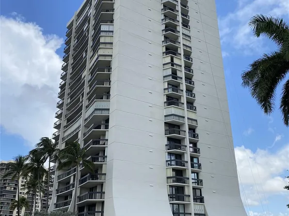 2400 Presidential Way #1104, West Palm Beach, FL 33401