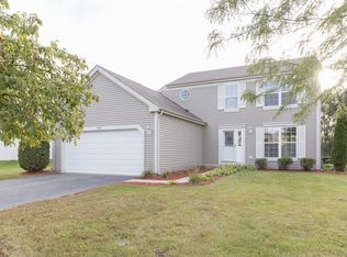 995 Summerhill Dr, Aurora, IL 60506