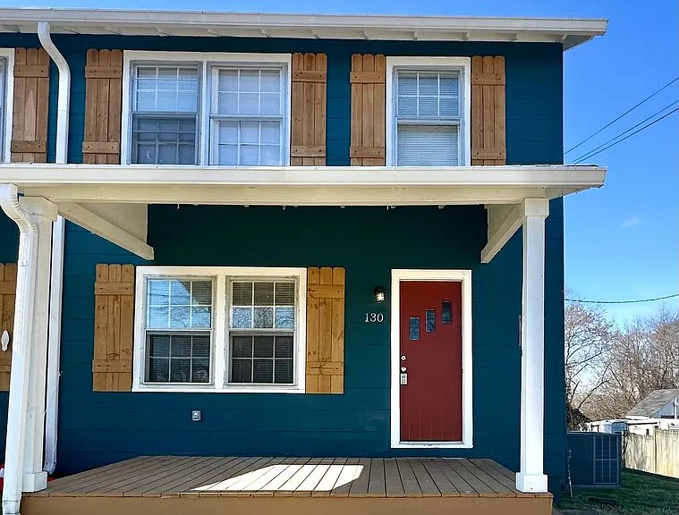 130 Orchard Dr — Photo 2