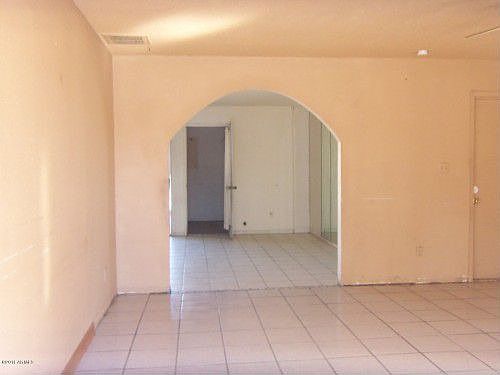 3rd image of 3037 N 58th Ave
