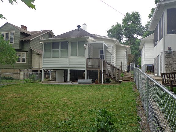 2nd image of 118 East Campbell