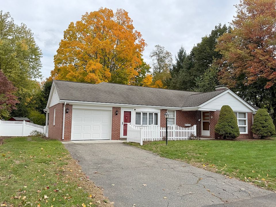 2nd image of 33 Birchland Ave