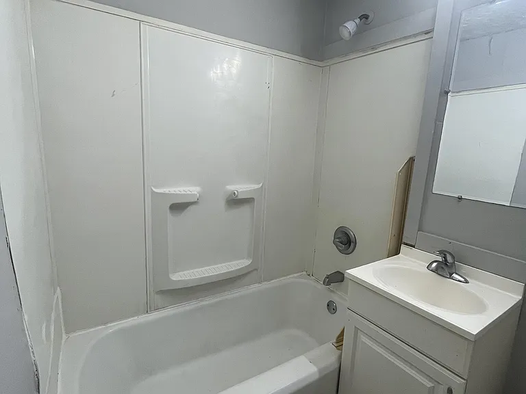 51 S Queen St #1 — Photo 10