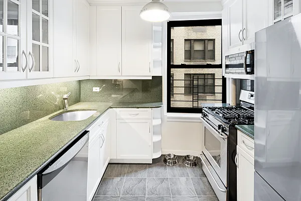 Sold by Compass | media 5