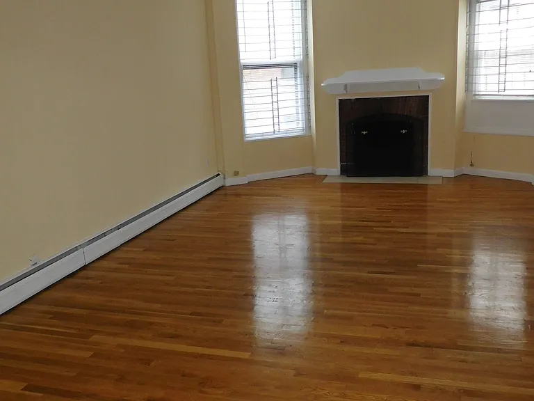 1055 Beacon St — Photo 17