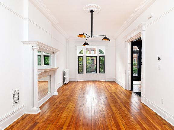 4th image of 147 Halsey St