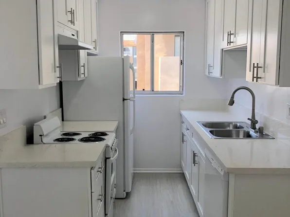 968 S Barrington Ave, Los Angeles, CA 90049