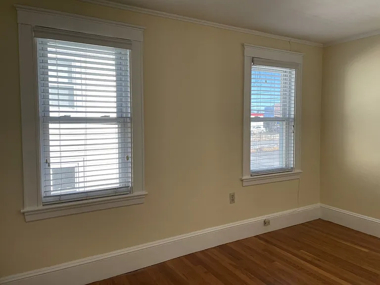27 Elliot St — Photo 16
