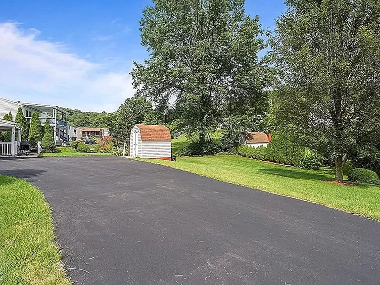 6101 Chatham Dr — Photo 26