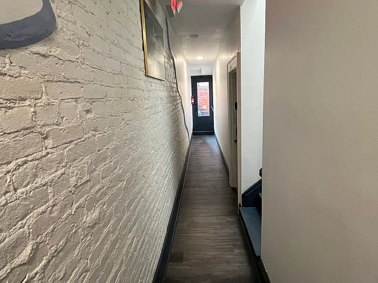 1646 Vine St #2 — Photo 9
