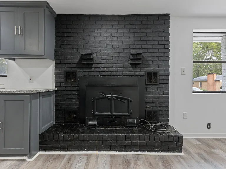 2201 S Pine St #1 — Photo 4