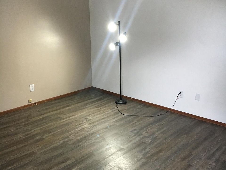 Living room photo 2