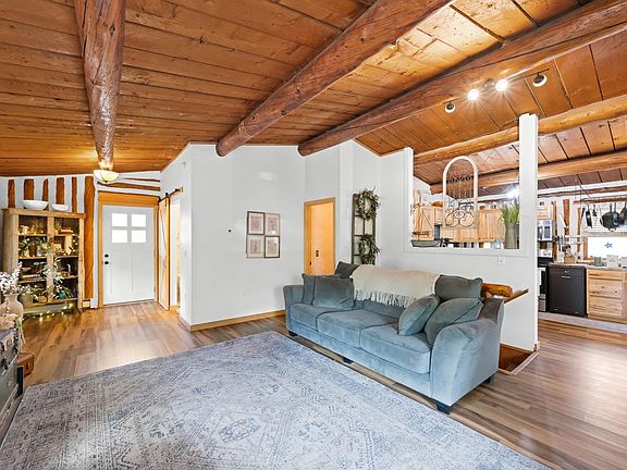 5th image of 2423 Schutzen St