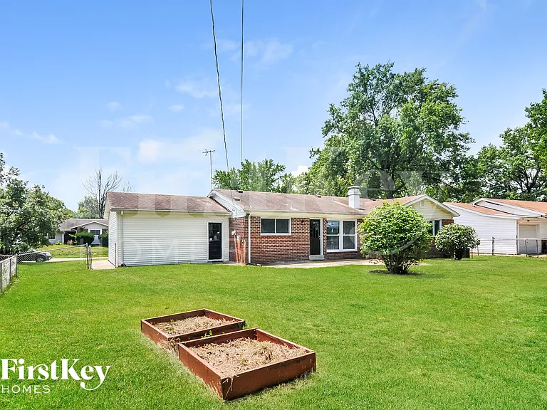 2415 Greenbriar Dr — Photo 14