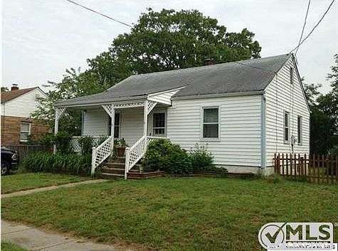 2nd image of 405 Willow St