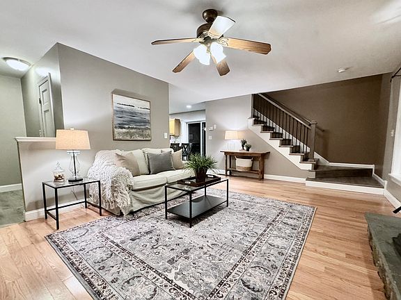3rd image of 11 Foxmoor Circle
