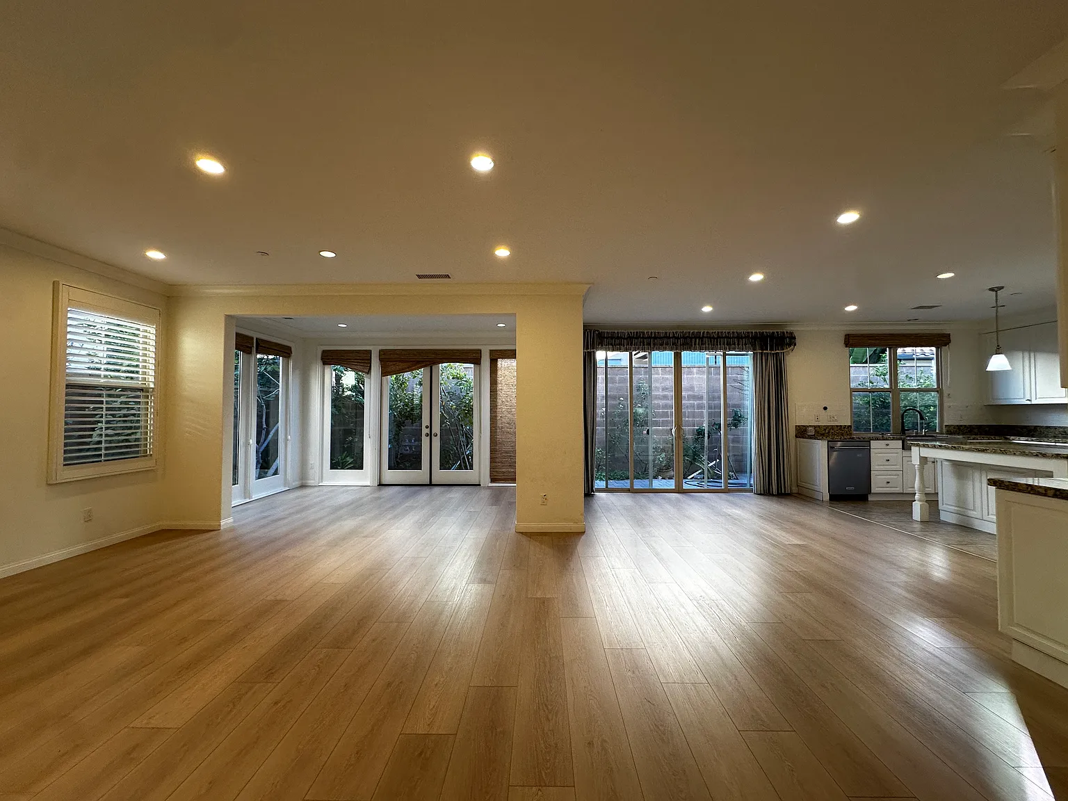 4 bed, 2653 sqft, $6,300 — Photo 3