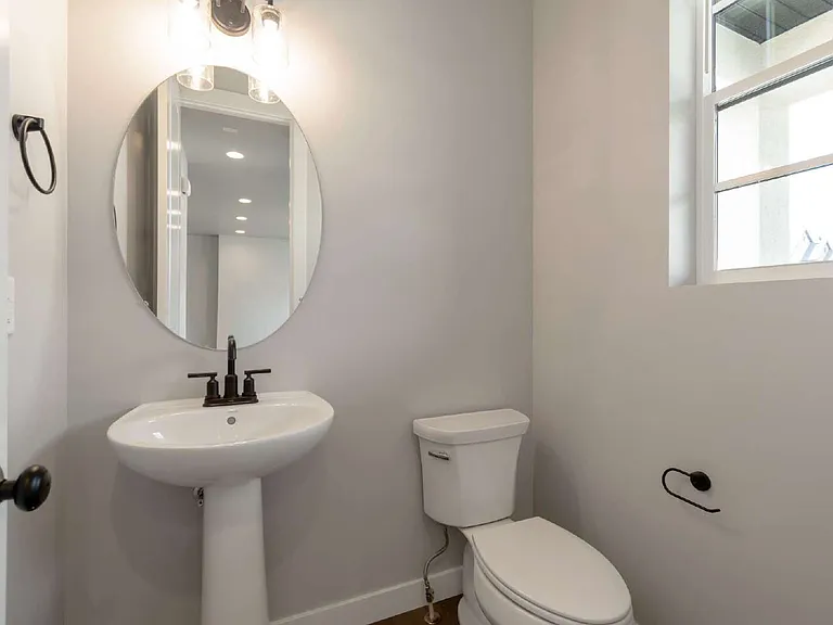 2316 N Sunmore Way — Photo 8