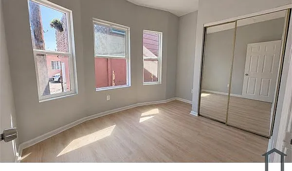 3 bed, 767 sqft, $2,599 — Photo 2