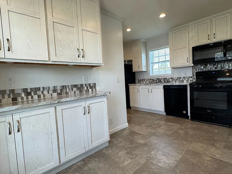 105 20th St NW #200 — Photo 9