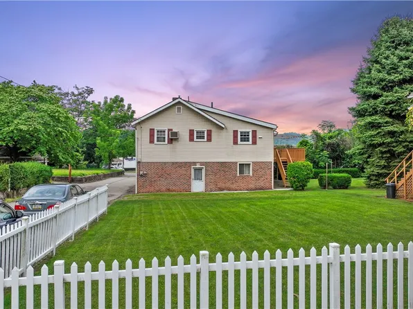 179 Broad St, Leetsdale, PA 15056