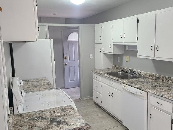 4th image of 5136 W Superior St