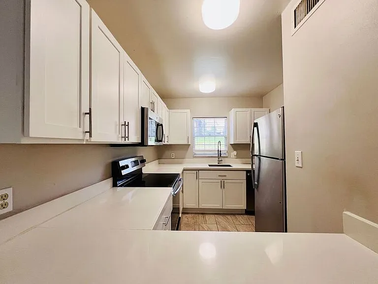 1335 Villa Ln #48 — Photo 4
