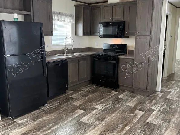 55 Alflo Cir, Schenectady, NY 12302