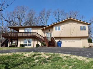 22847 Richmond Dr, Lebanon, MO 65536